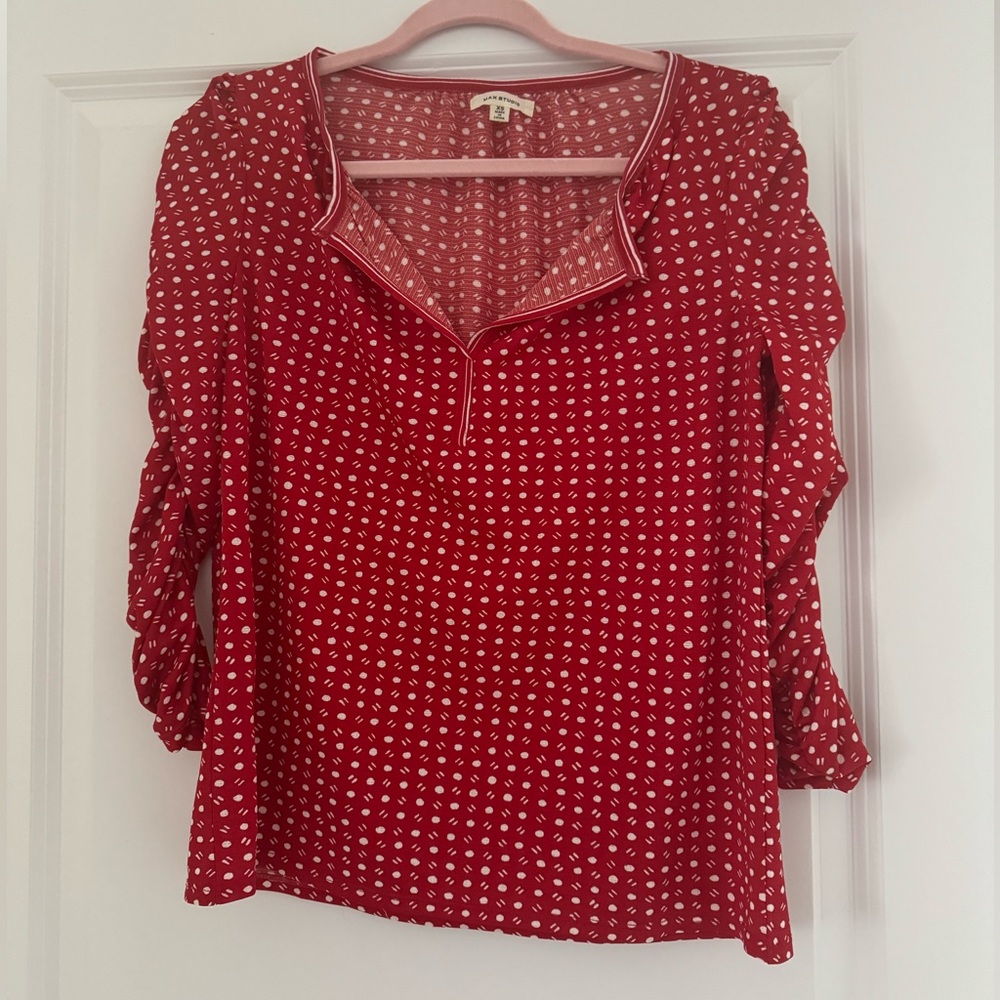 Max Studio XS patterned Red shirt